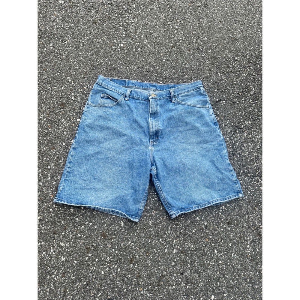 Vintage Wrangler Mens Blue Denim Cut Off Shorts Medium Wash Relaxed Fit Size 36